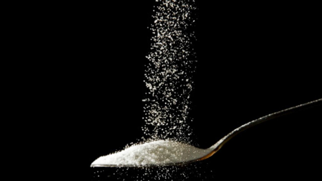 Uno de los ingredientes naturales que forma parte de la alimentación humana es el azúcar o también conocido como glucosa.