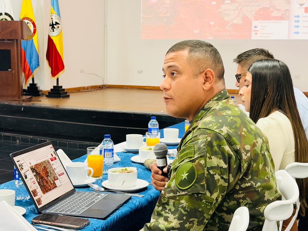Autoridades militares y de Policía en Consejo de Seguridad de Cundinamarca.