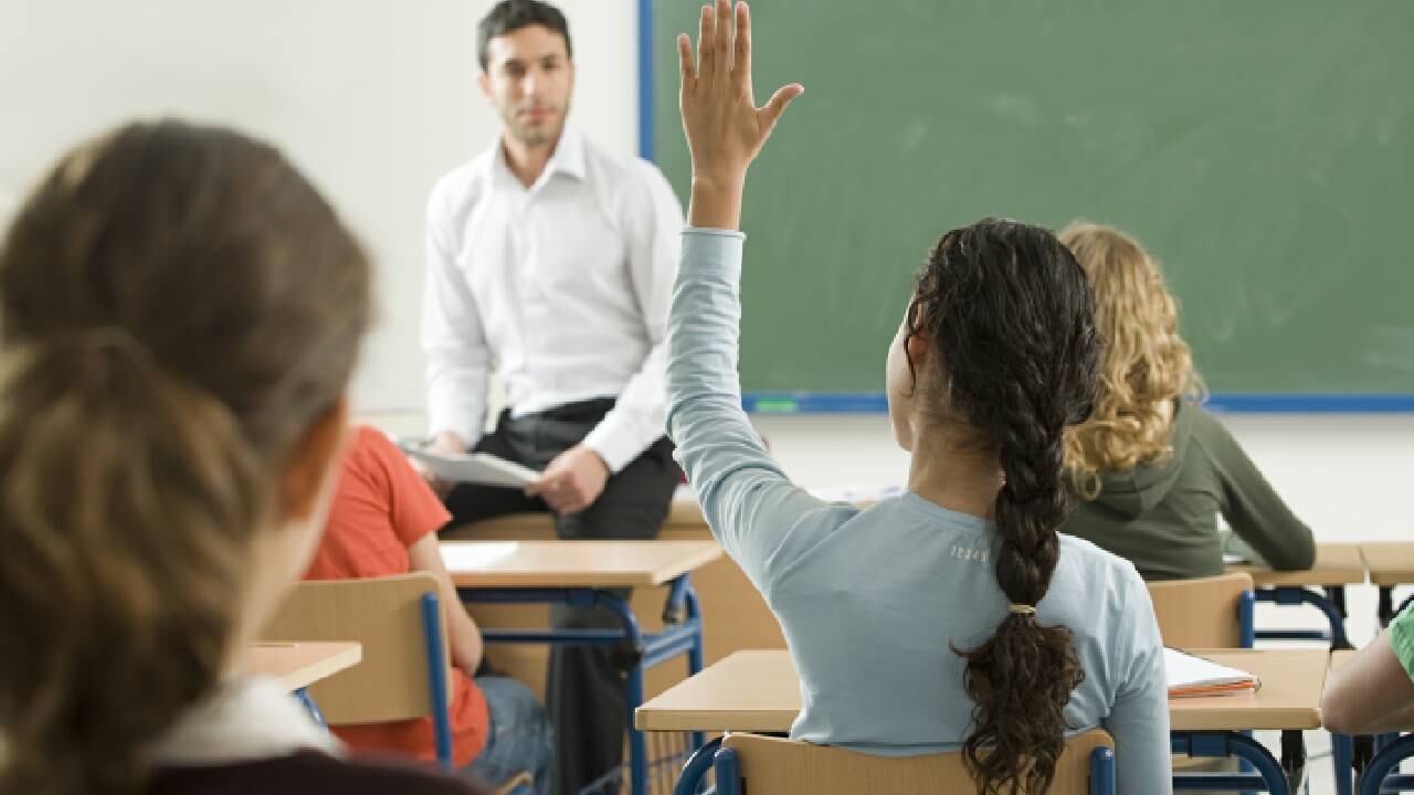 La oferta como director de español expira el 17 de marzo de 2023.