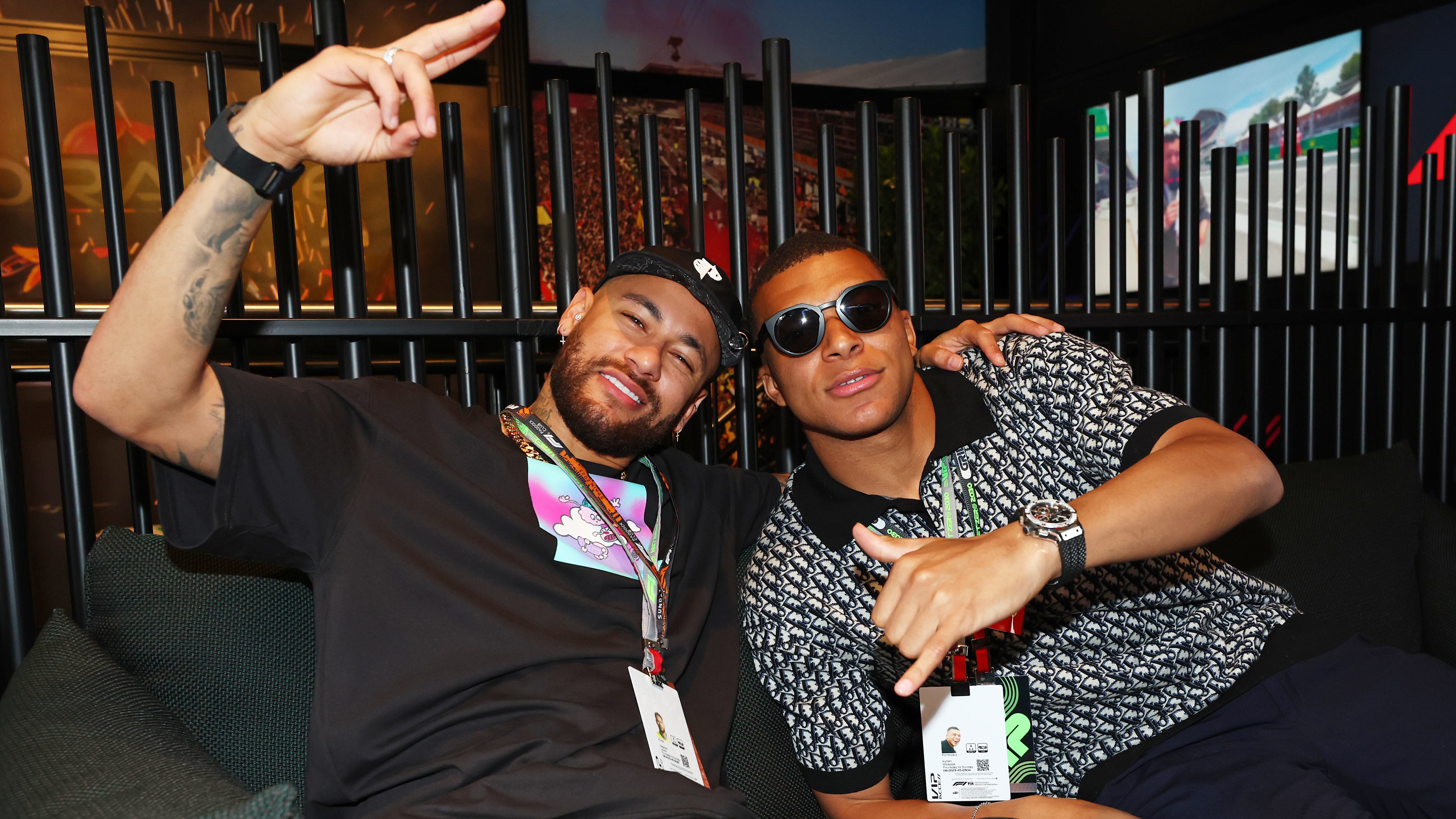 Neymar y Mbappé se encontraron en vacaciones en un Gran Premio de la Fórmula 1.