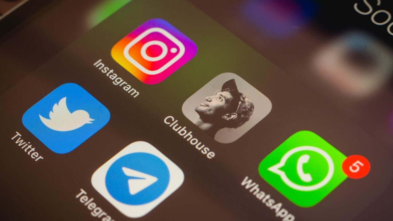 Instagram posee opciones para limpiar chat y proteger la privacidad (Ilustración fotográfica de Rafael Henrique / SOPA Images / LightRocket a través de Getty Images)