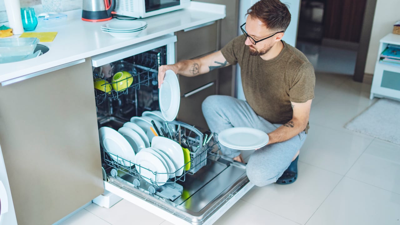 El tipo de secaplatos que ahorra espacio en la cocina