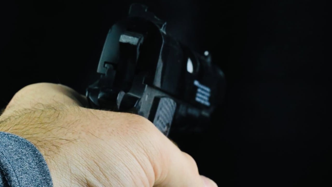 El joven fue herido con arma de fuego.