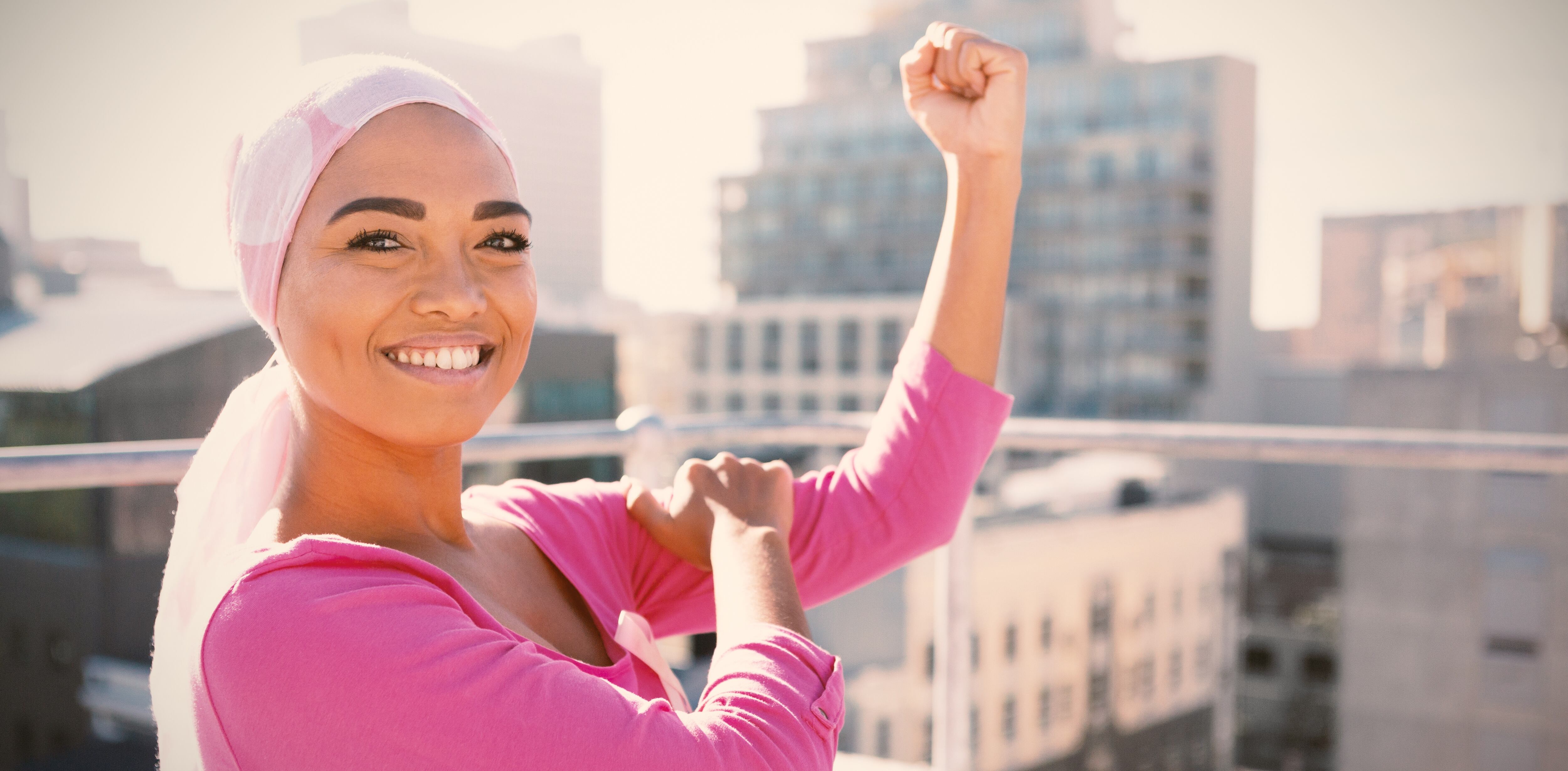 Mujer afro con cáncer de mama