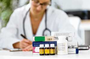 Consulte al médico antes de consumir medicamentos. La autoprescripción no prevé reacciones medicamentosas, alergias y contraindicaciones.