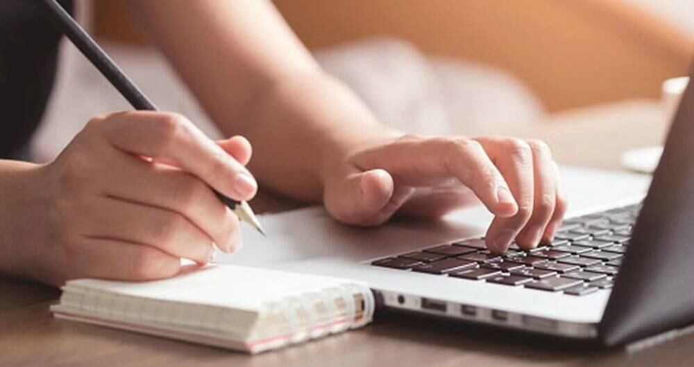 Se abre una convocatoria de becas para estudiantes 