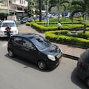 Proteger el espacio para el peatón es uno de los propósitos de las ZER. La Secretaría de Movilidad advirtió que los vehículos no podrán parquearse en estas zonas, que están claramente demarcadas, como sucede con frecuencia en varias vías.