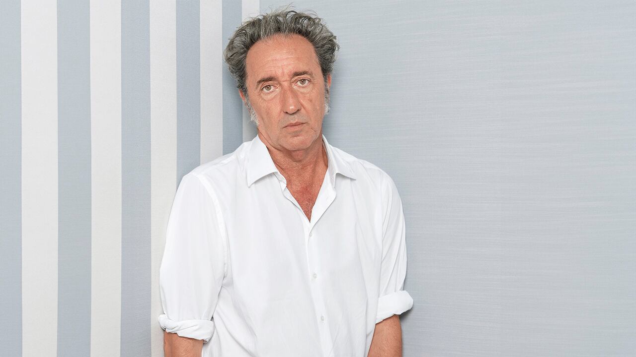 Nacido en Nápoles, en 1970, Paolo Sorrentino no negocia el estilo, pero eso no hace de su cine algo ligero.