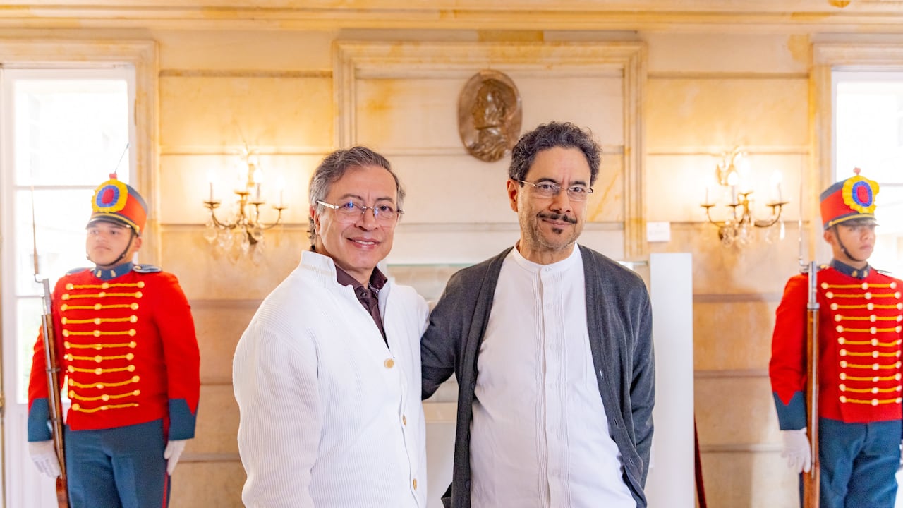 Gustavo Petro e Iván Cepeda denunciaron estos hechos.