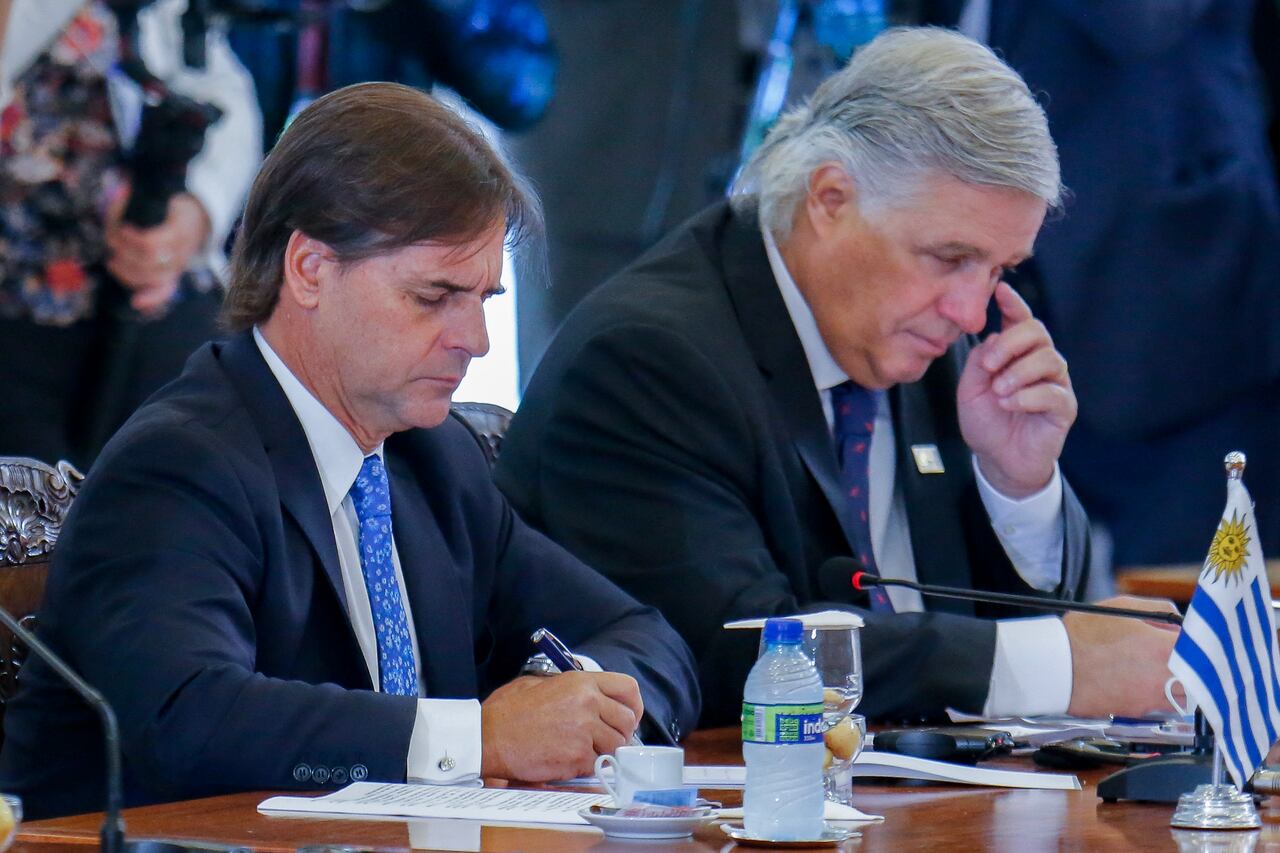 El canciller le comunicó la decisión al presidente por vía telefónica.