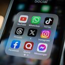 Las redes sociales emplean algoritmos que analizan los gustos de los usuarios y, en función de ellos, sugieren contenido.