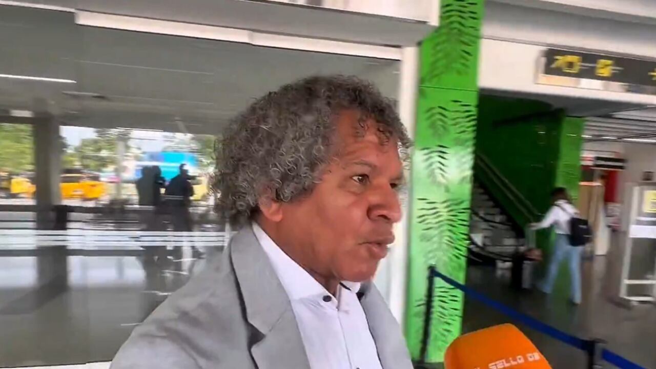 Alberto Gamero en el aeropuerto Alfonso Bonilla Aragón de Cali.