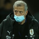 MONTEVIDEO, URUGUAY - SEPTEMBER 09: Head coach of Uruguay Oscar Tabarez looks on before a match between Uruguay and Ecuador as part of South American Qualifiers for Qatar 2022 at Campeon del Siglo Stadium on September 9, 2021 in Montevideo, Uruguay. (Photo by Ernesto Ryan/Getty Images)