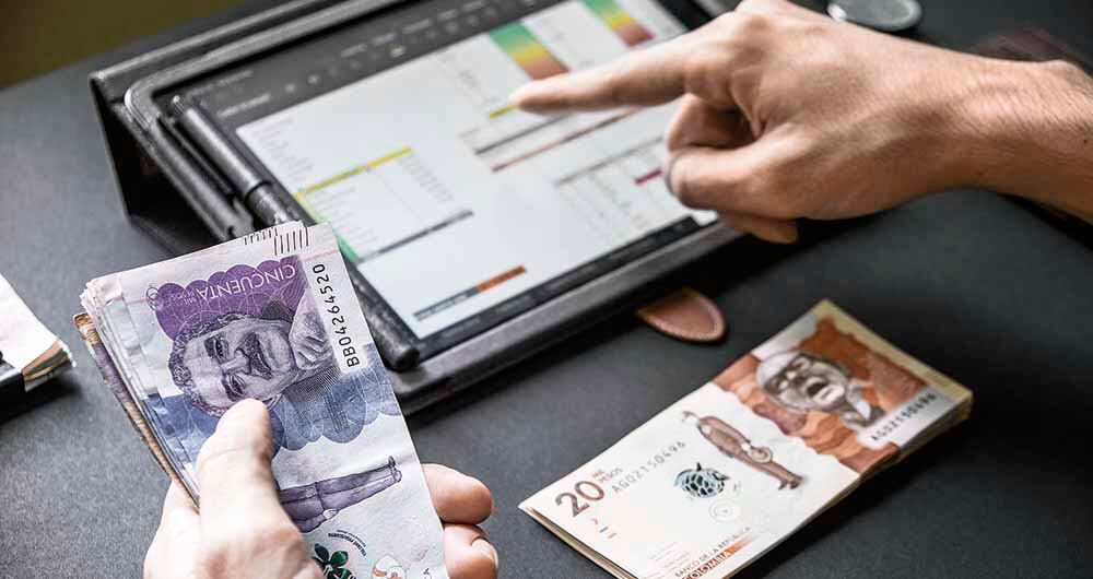 Invertir el capital en una compañía no solo implica recibir ganancias, también se pueden tener pérdidas. Y muchos consideran que los trabajadores no tendrían por qué asumir ese riesgo.