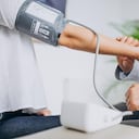 • En la actualidad, el infarto, la trombosis, la hipertensión y la diabetes están en la lista de las 10 principales causas de mortalidad en Colombia, lo cual pone al país frente a una epidemia de las enfermedades cardiovasculares, según informe del Ministerio de Salud.