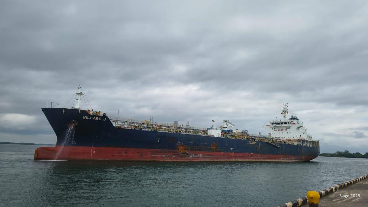 Buque Willard llegó al puerto de Tumaco
