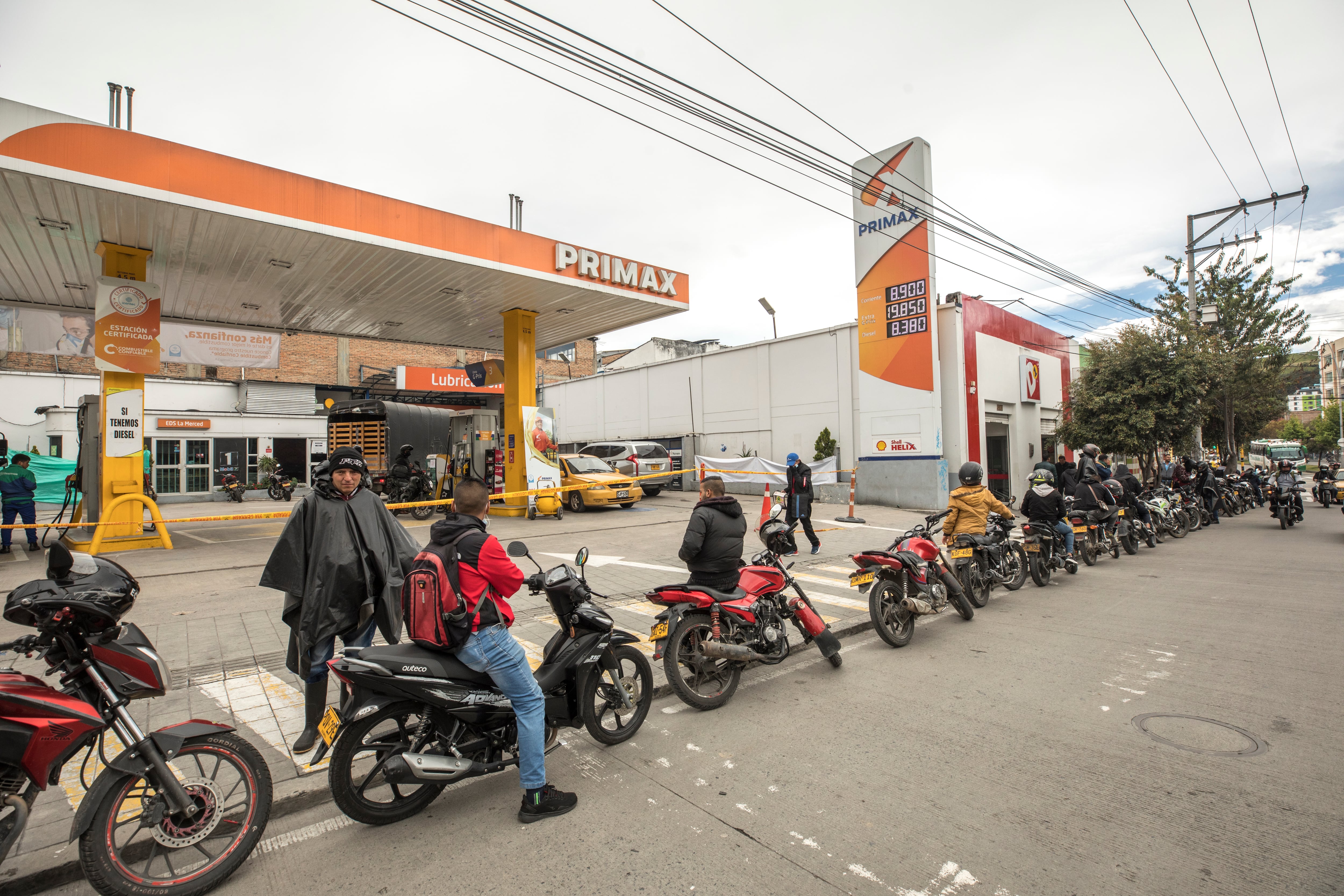 Estaciones de gasolina, filas en Pasto Nariño. Escasez de gasolina