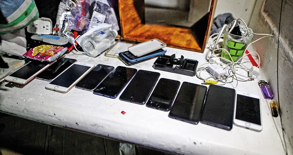 El ingreso y tráfico de drogas, de acuerdo con el testimonio del guardián, sería apenas una “línea” de servicios de esta red criminal. 