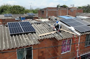 Dos mil hogares de Potrero Grande y Llano Verde, en el oriente de Cali, se verán beneficiado con paneles solares. Foto: Cortesía Emcali / El País