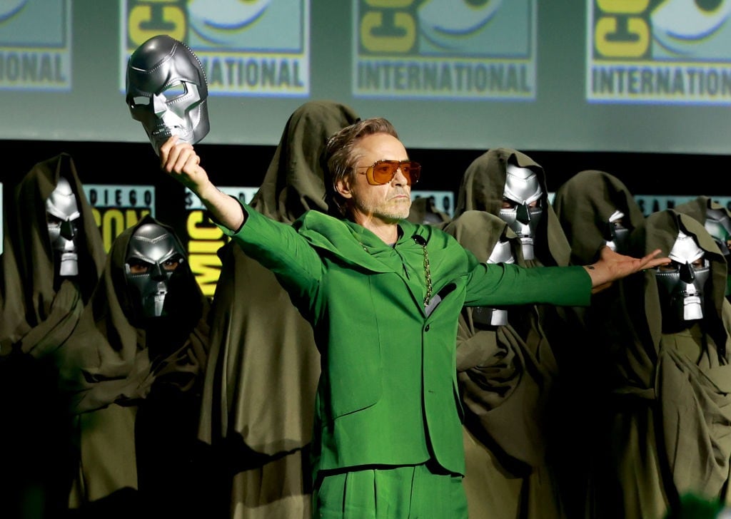 Robert Downey Jr. durante el anuncio de su interpretación como Doctor Doom en Avengers: Doomsday.