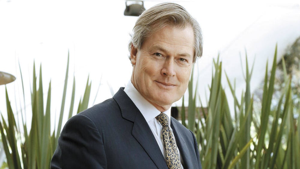 GUNTER PAULI, ECONOMISTA Y EMPRENDEDOR Creador de la Fundación Zeri. Ha recorrido buena parte del mundo promoviendo la economía azul.