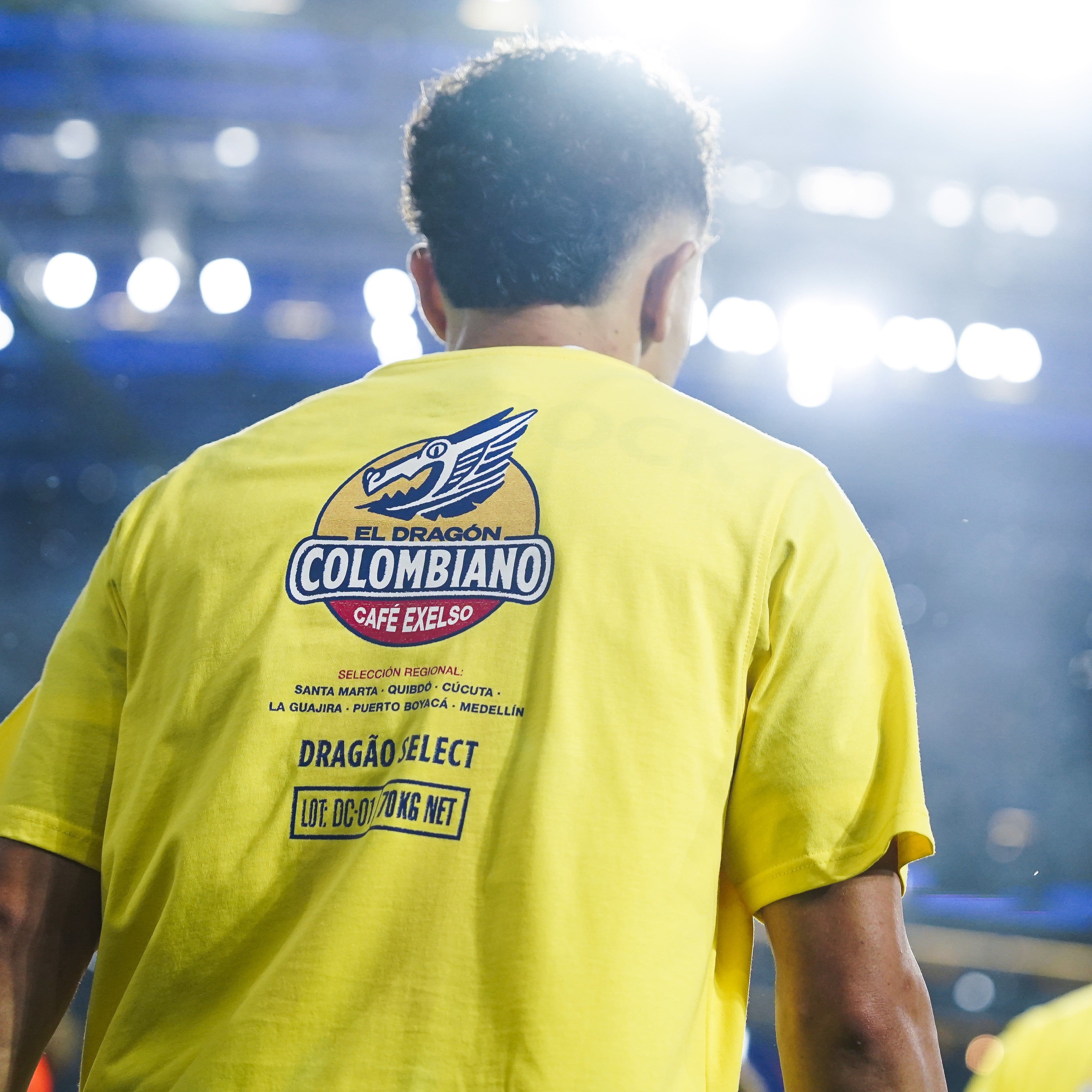 Camiseta del Porto en homenaje a Colombia