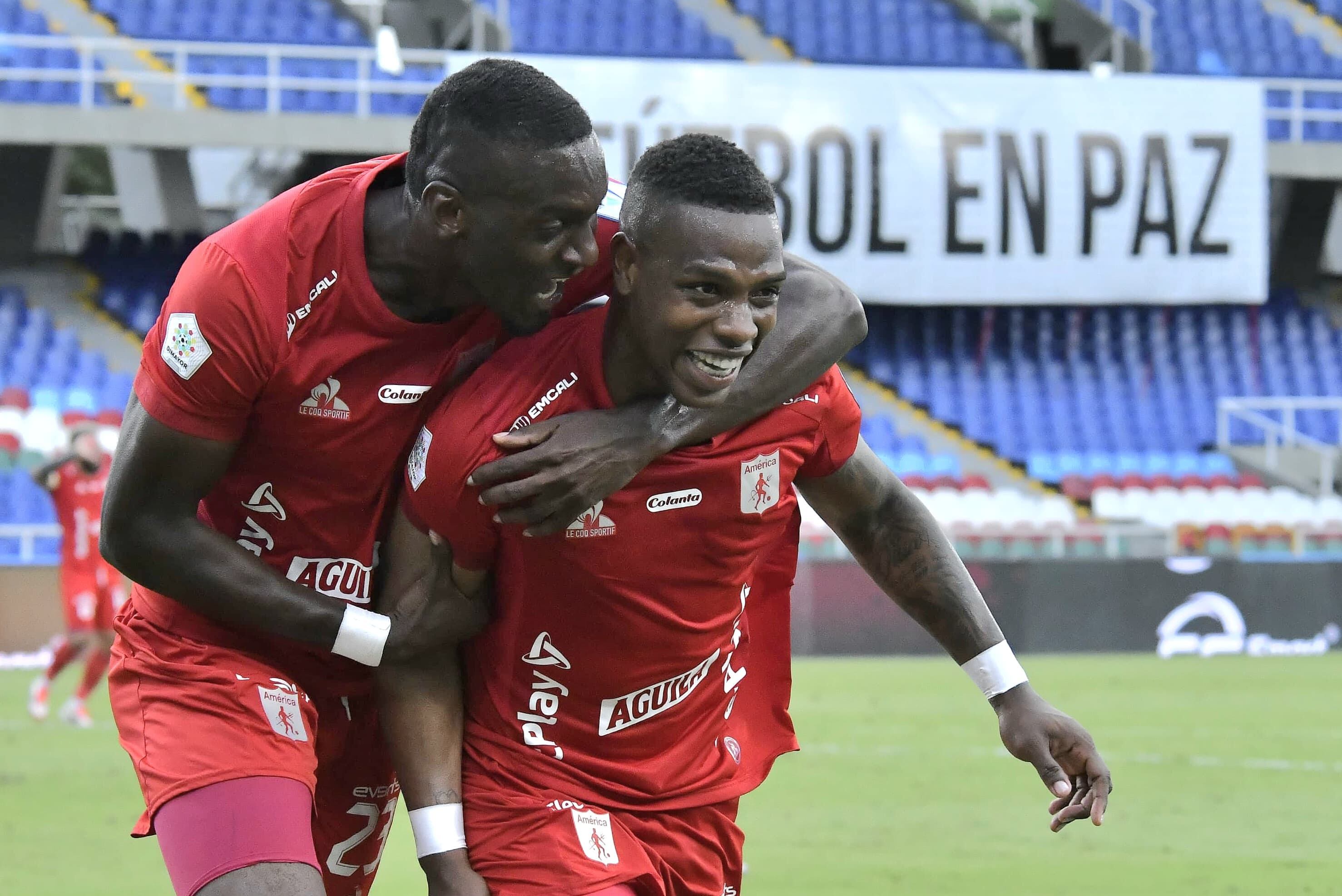 Con un gol de Pestaña al minuto 54, América se puso 2-0 arriba gracias a un centro de Cavadia.