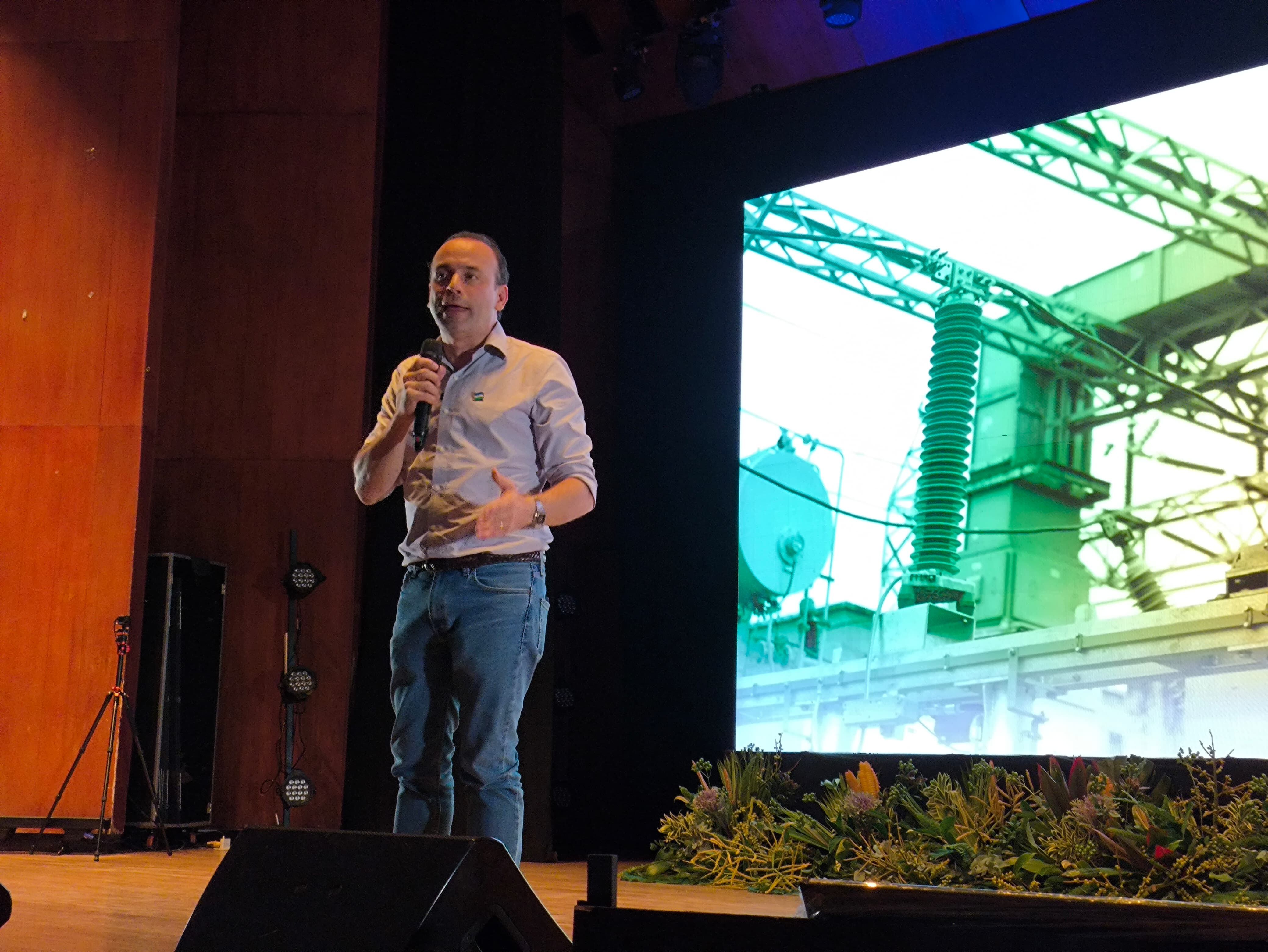 Alcalde Alejandro Eder