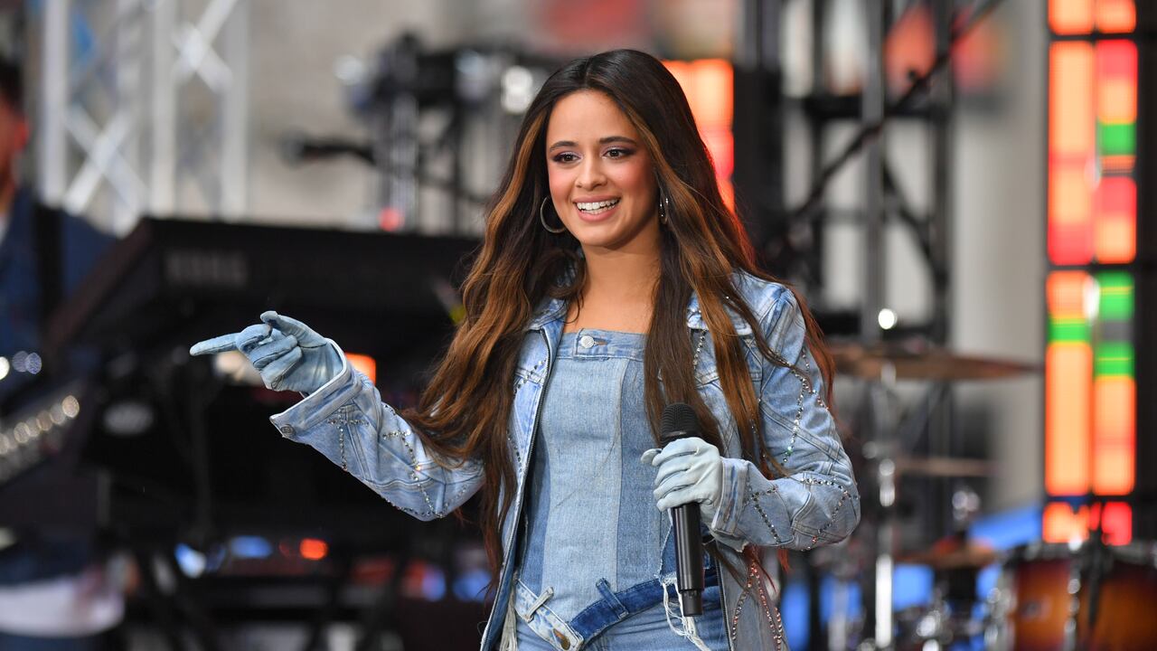 NUEVA YORK, NY - 12 DE ABRIL: Se ve a Camila Cabello actuando en el programa 'Today' el 12 de abril de 2022 en la ciudad de Nueva York. (Foto de NDZ/Star Max/GC Images)