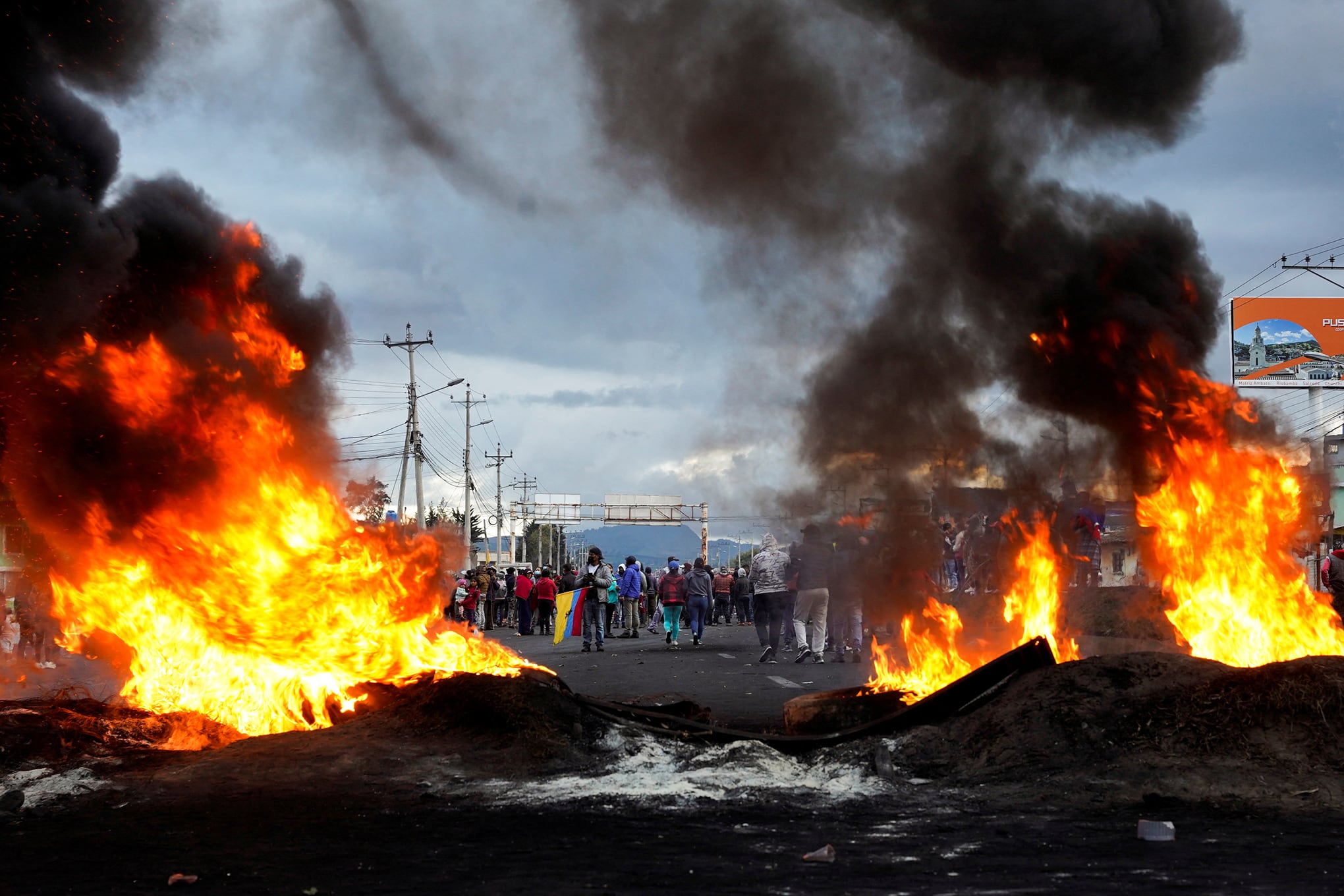 En imágenes : Miles de manifestantes indígenas de Ecuador marchan sobre la capital