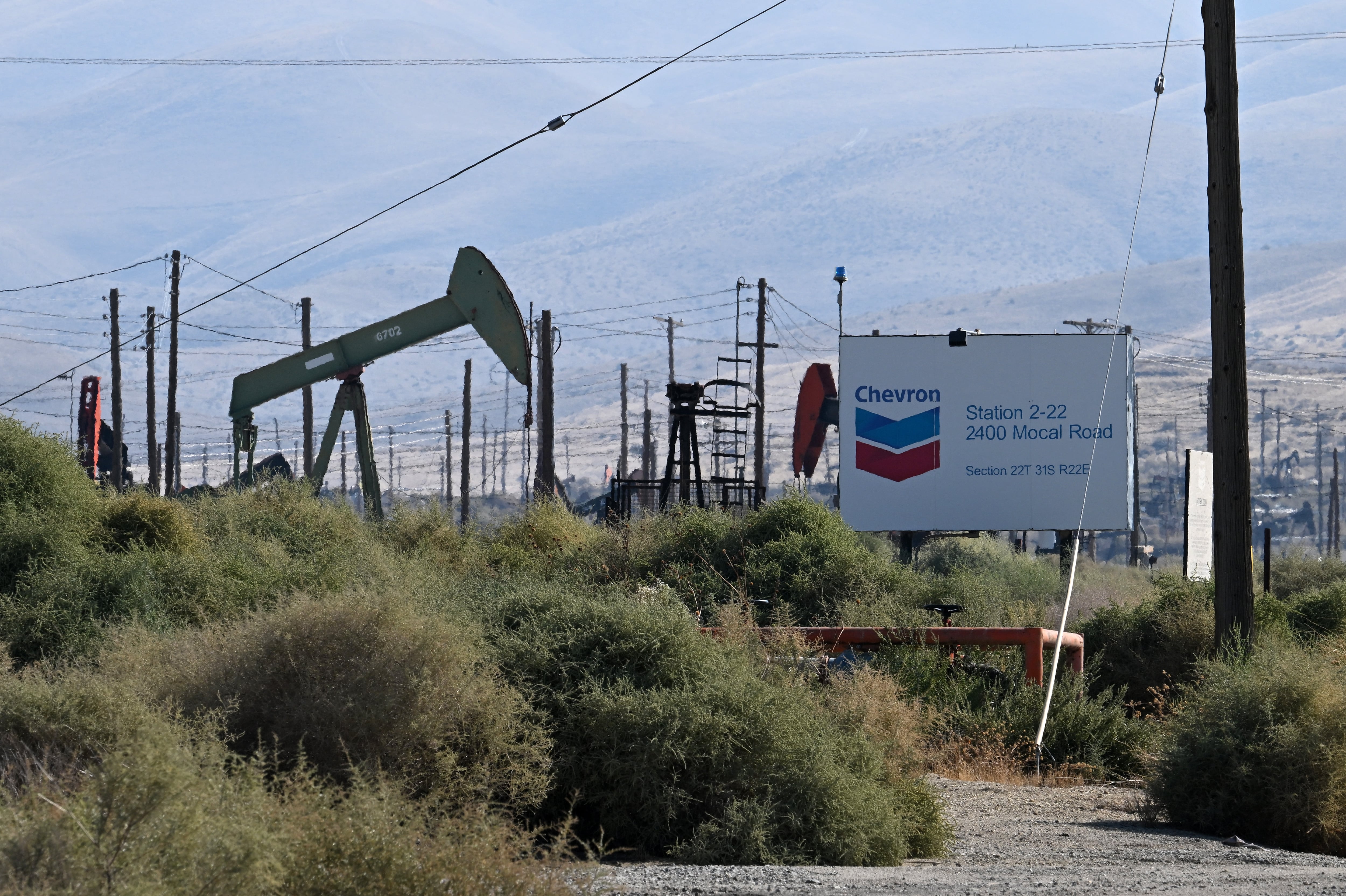 Chevron es la única petrolera estadounidense que funciona en Venezuela. (Photo by Robyn Beck / AFP)