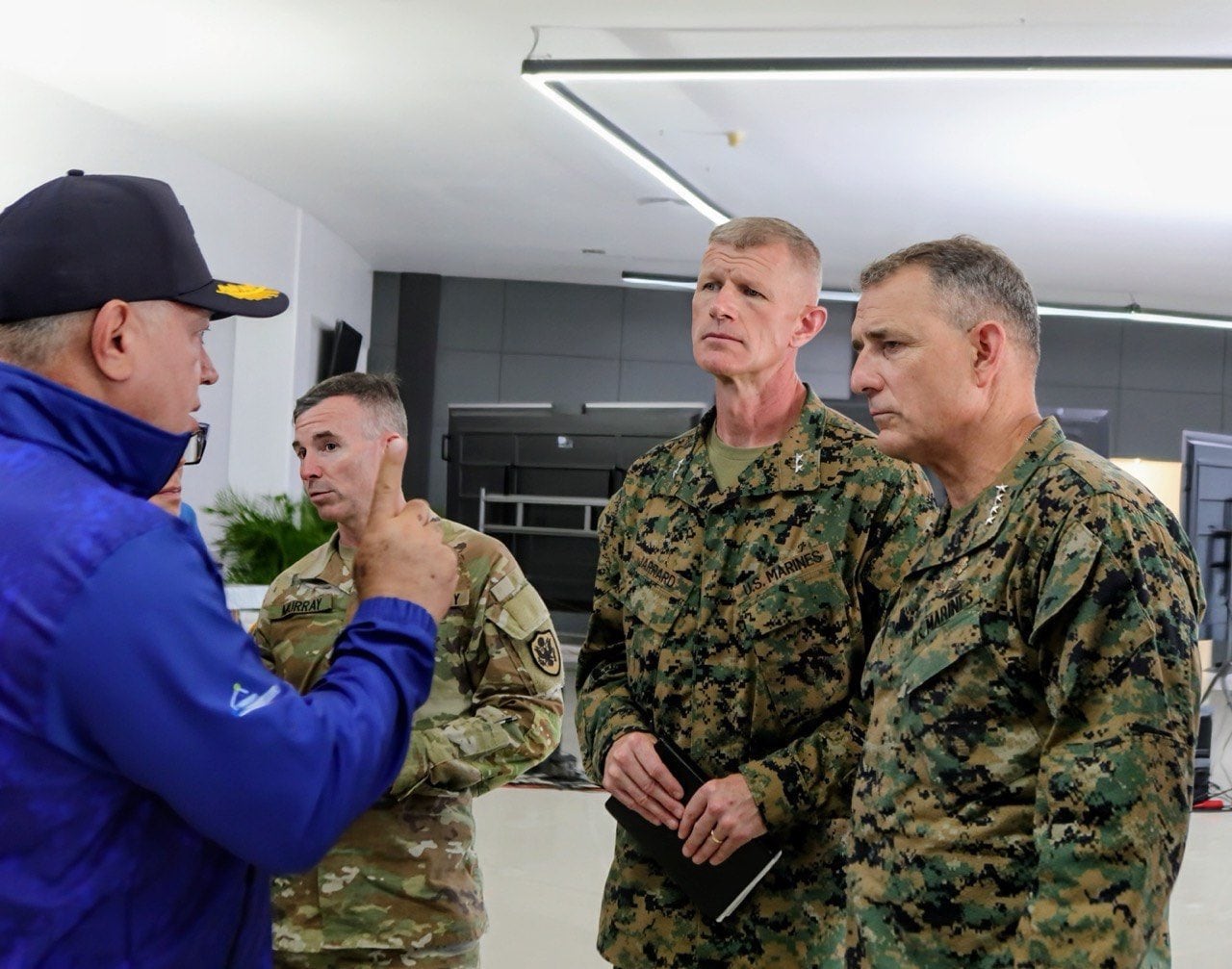 Diosdado Cabello junto al jefe del Comando Sur, Francis Donovan.
