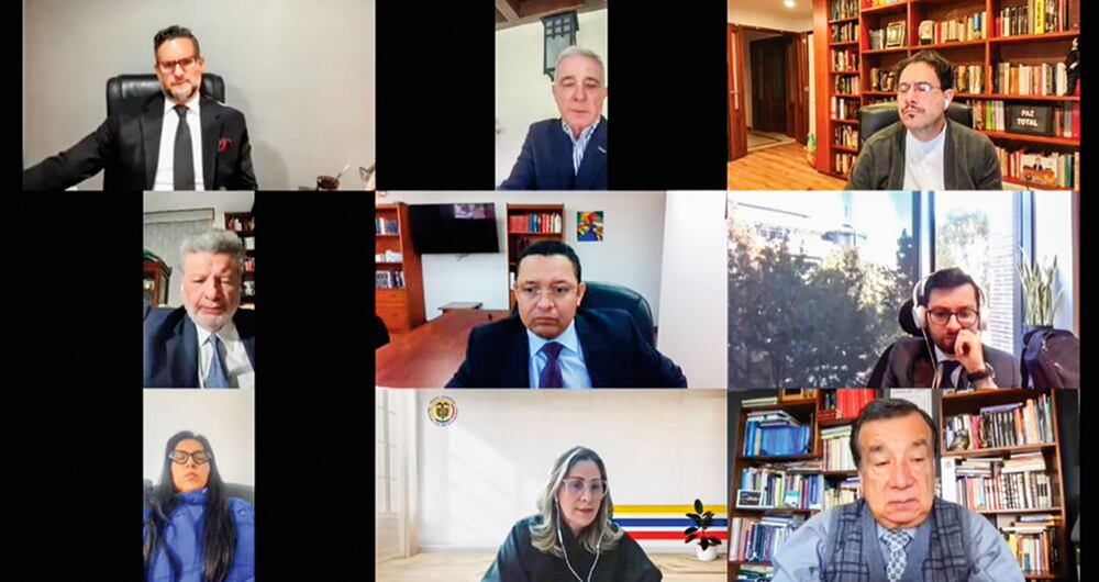 Desde la audiencia celebrada el pasado 6 de septiembre, se había puesto sobre la mesa el hecho de que varios elementos materiales probatorios que fundamentan la investigación contra Uribe no habían sido entregados en su totalidad para su respectivo análisis.