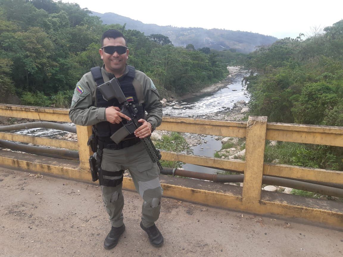 “Murió en su ley, salvando vidas”: hermano del intente William Bareño asesinado en atentado terrorista de Cúcuta
