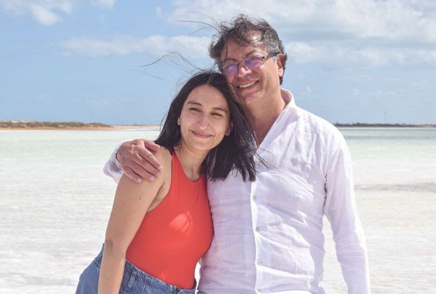 En la foto Gustavo Petro con Laura Sarabia.