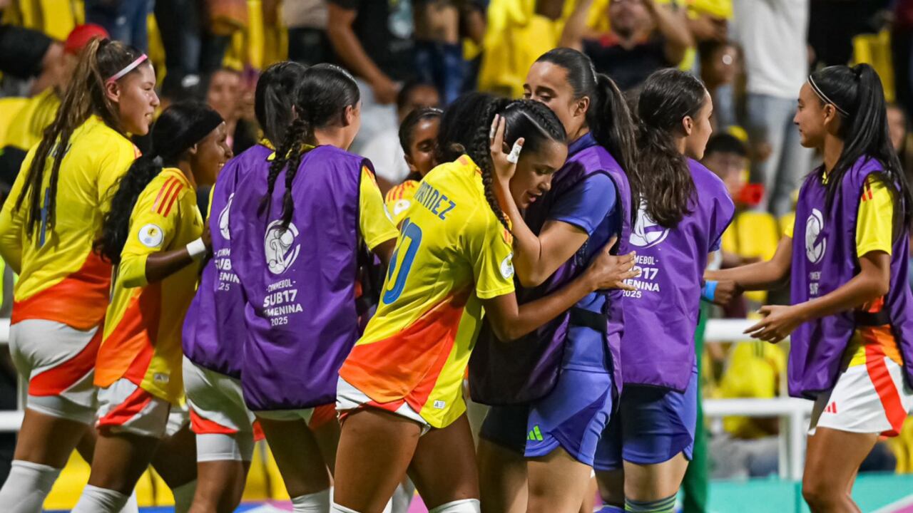 Selección Colombia Femenina Sub - 17 celebra en el Sudamericano.
