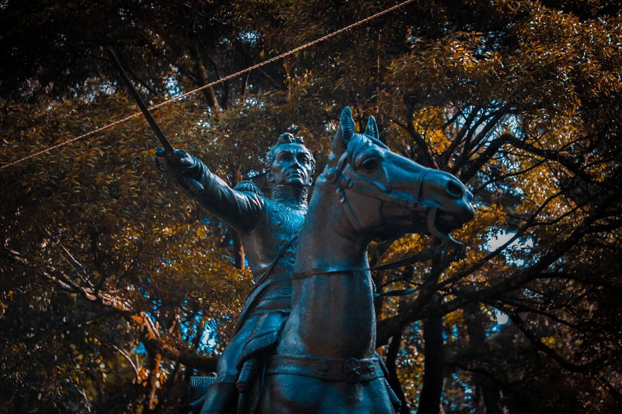 Escultura Bolívar Ecuestre