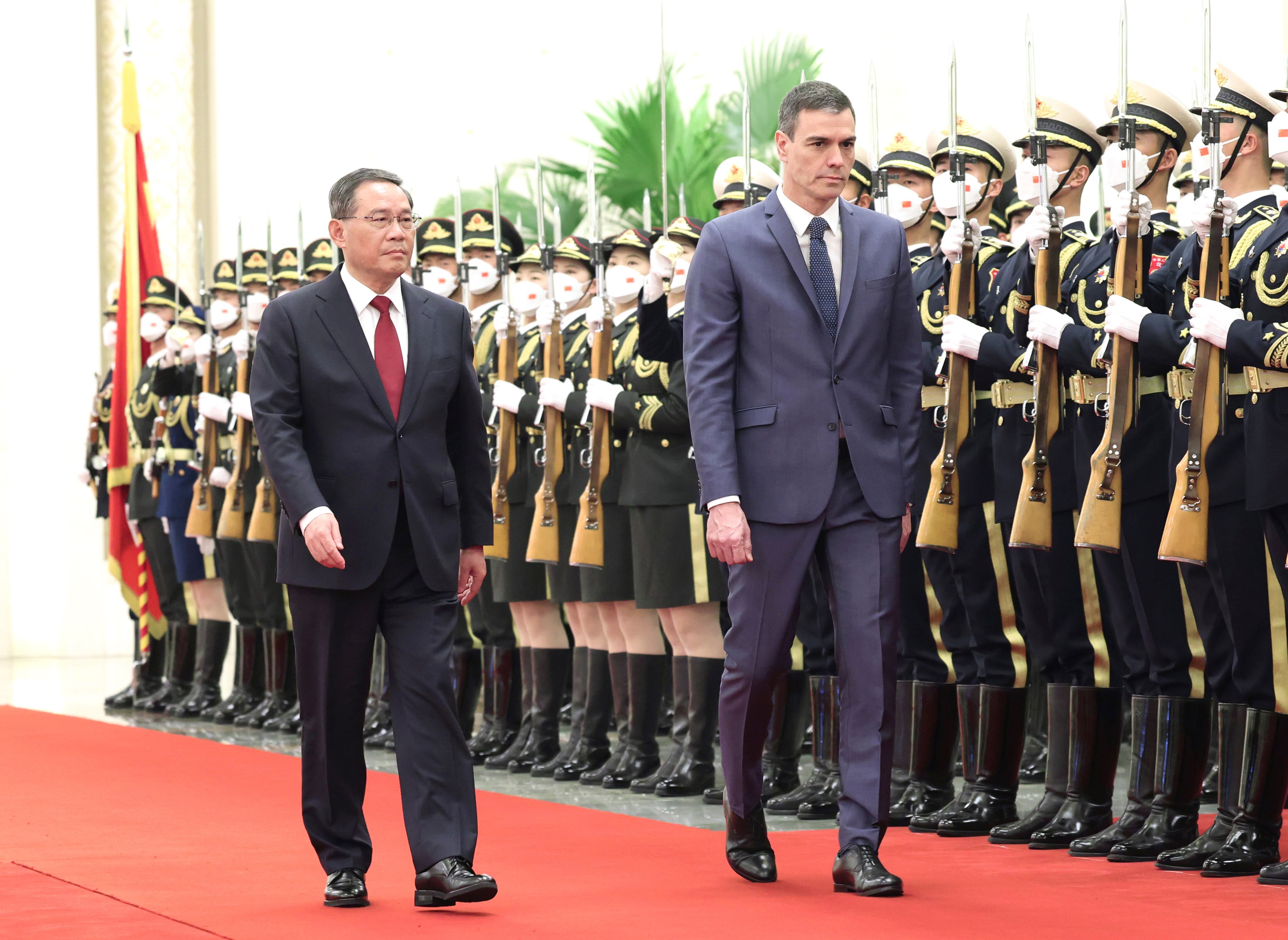 El primer ministro chino, Li Qiang y Pedro Sánchez