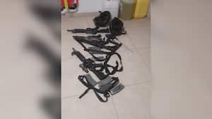 Armas y municiones que tenían los sujetos en su poder.