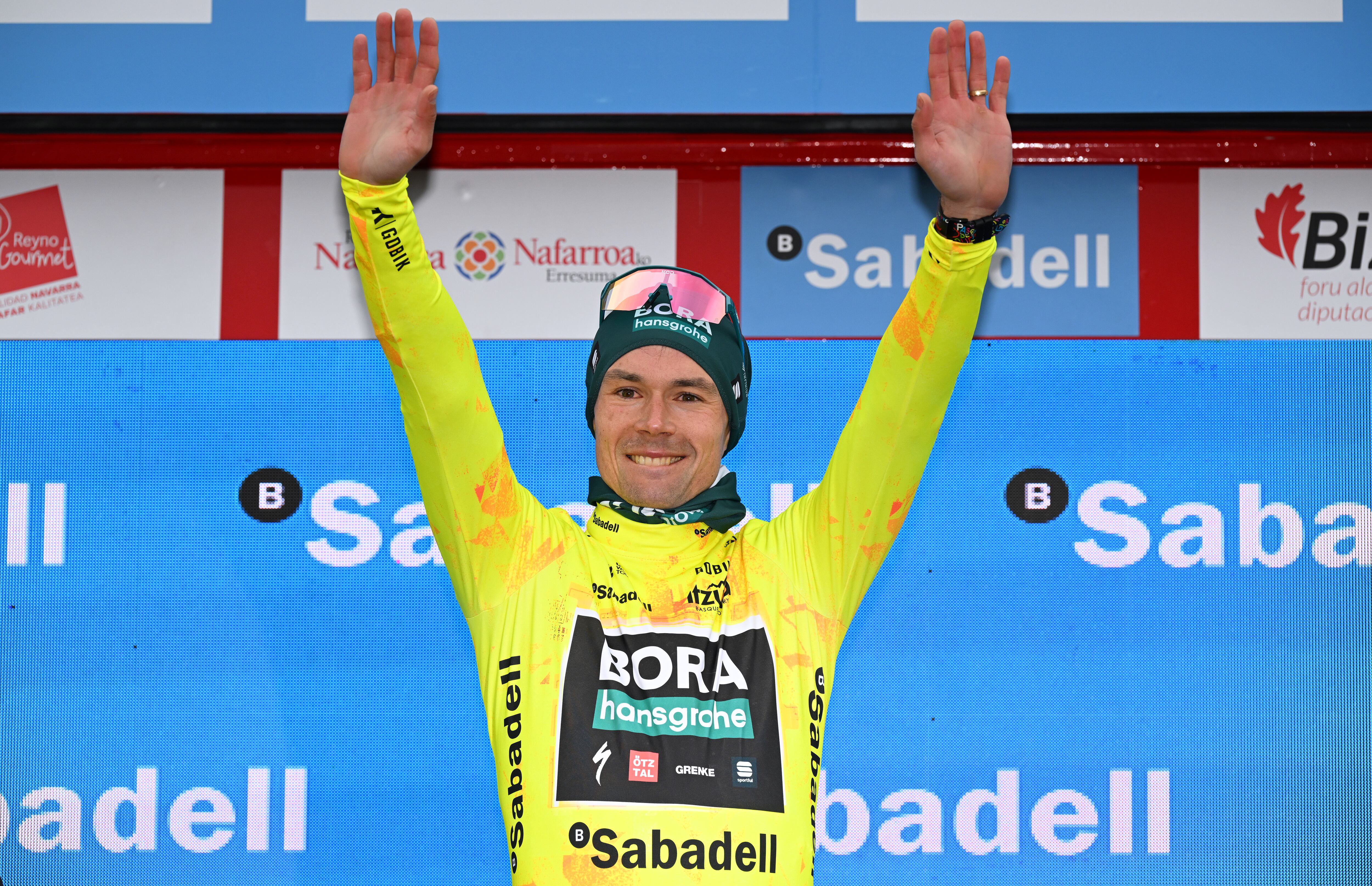 Primoz Roglic sigue líder.