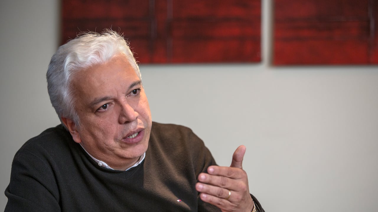 Carlos Alonso Lucio es una de las personas más cercanas a Abelardo De La Espriella.
