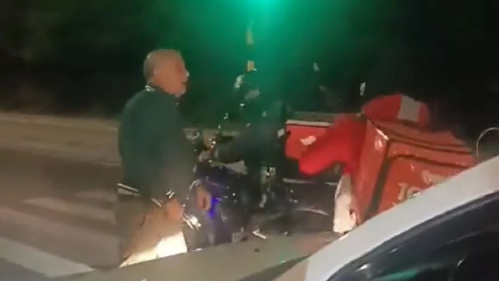 En video: rappitendero le dio fuerte golpiza a hombre en Bogotá: esto es lo que se sabe de la víctima