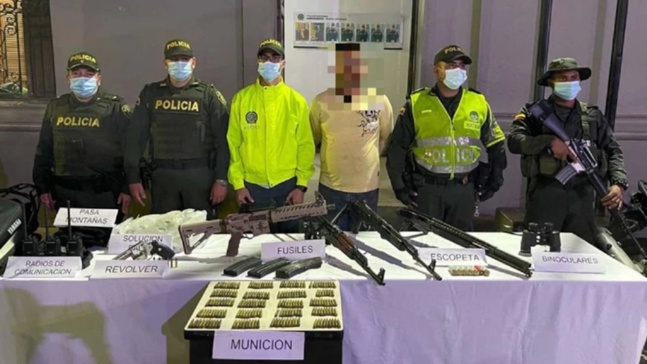 En Titiribí, Antioquia, capturaron a un hombre con gran cantidad de material bélico