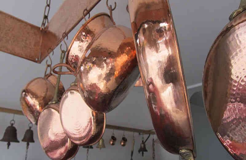 Los gitanos se esfuerzan por conservar la técnica en medio de los desarrollos tecnológicos para mejorar los procesos en la industria panelera. Fotografía vía: Vanessa López Suaza.