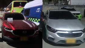 Dos de los carros recuperados por la Policía.