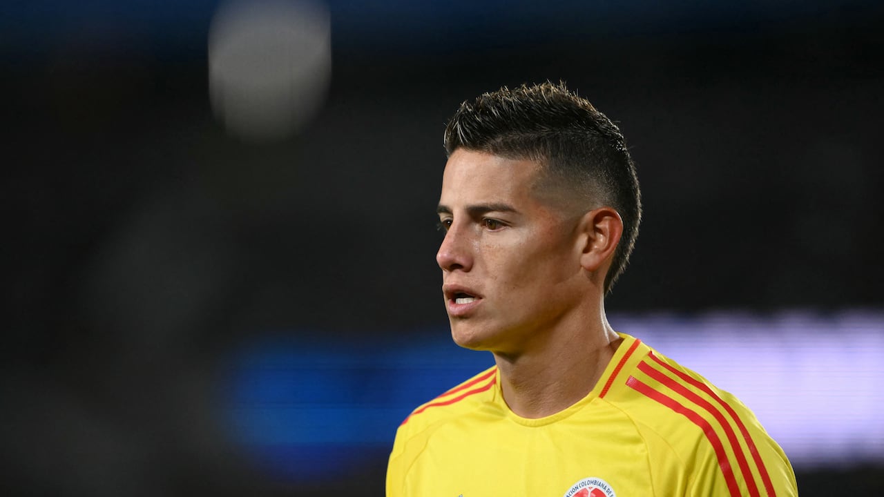 Colombia's midfielder #10 James Rodriguez looks on during the 2026 FIFA World Cup South American qualifiers football match between Argentina and Colombia at the Mas Monumental stadium in Buenos Aires, on June 10, 2025. (Photo by Luis ROBAYO / AFP)