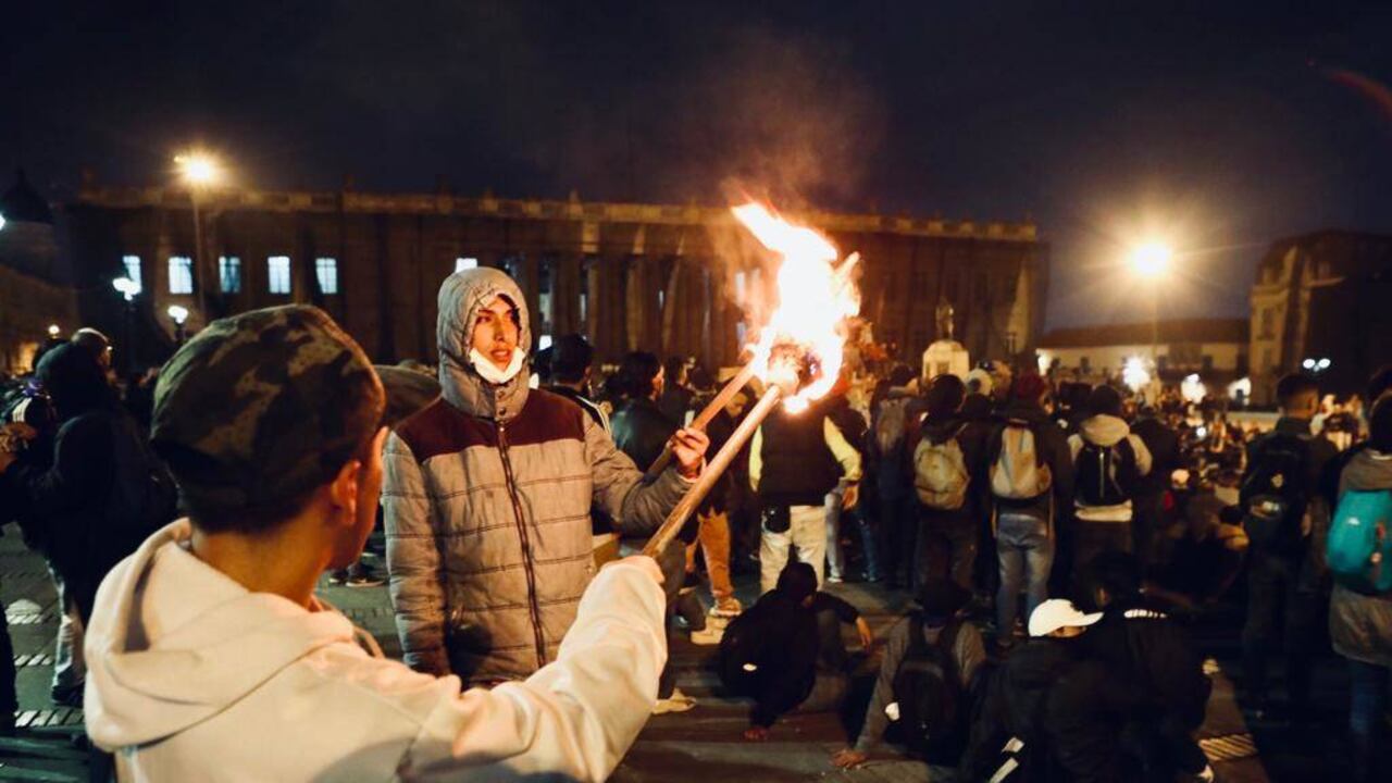"El andamiaje institucional actual no permite llevar a cabo las reformas que requiere el país. La gente está en la calle porque siente que merece un futuro diferente", dice Daniel Quintero.