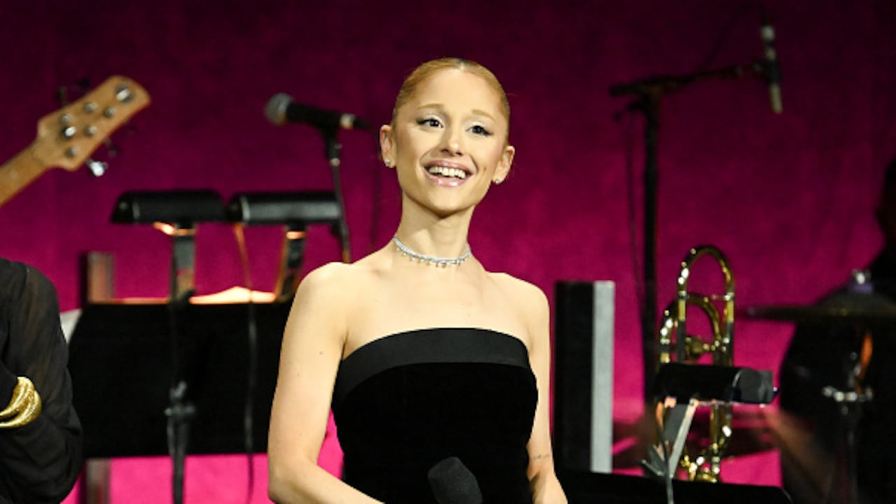 A lo largo de los años, Grande ha roto récords en plataformas de streaming, acumulando más de 90. 000.000 de discos vendidos.