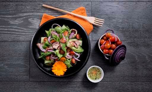 Los expertos señalan que una alimentación equilibrada contribuye a todos los objetivos en materia de salud física y mental. 