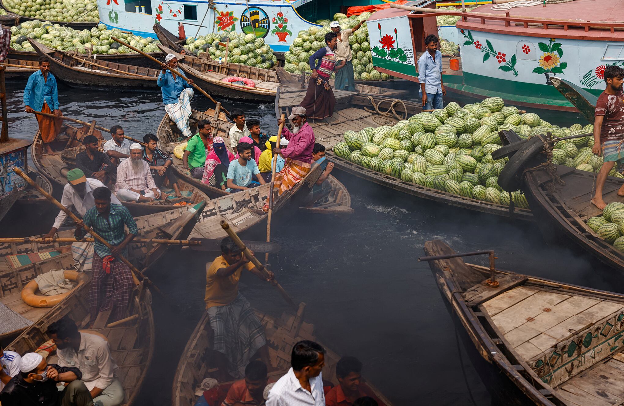 En imágenes : Viviendo a lo largo de un río 'muerto' en Bangladesh